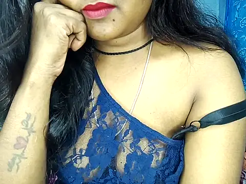 Snapshot of Muktha chatting on 11/07/25, 03:38 Muktha online show from 11/07/25, 03:38