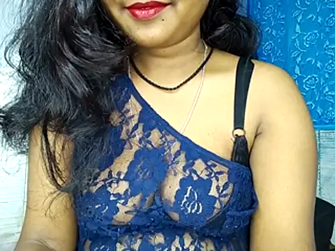 Snapshot of Muktha chatting on 11/12/25, 05:22 Muktha online show from 11/12/25, 05:22