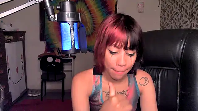 Snapshot of Liv_Alt chatting on 04/28/26, 07:18 Liv Alt online show from 04/28/26, 07:18