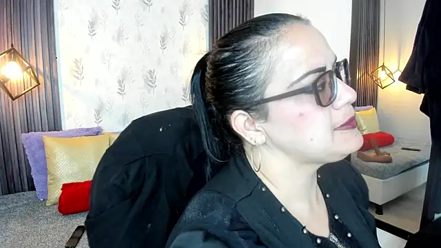 Snapshot of brigittemiller chatting on 10/19/25, 04:21 brigittemiller online show from 10/19/25, 04:21