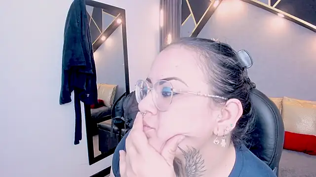 Snapshot of brigittemiller chatting on 06/18/26, 01:48 brigittemiller online show from 06/18/26, 01:48
