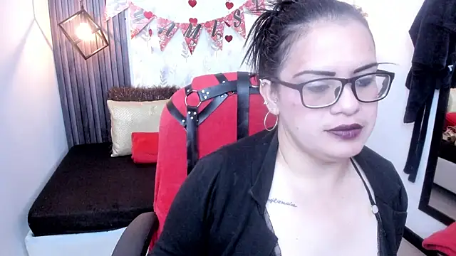 Snapshot of brigittemiller chatting on 09/27/25, 04:24 brigittemiller online show from 09/27/25, 04:24