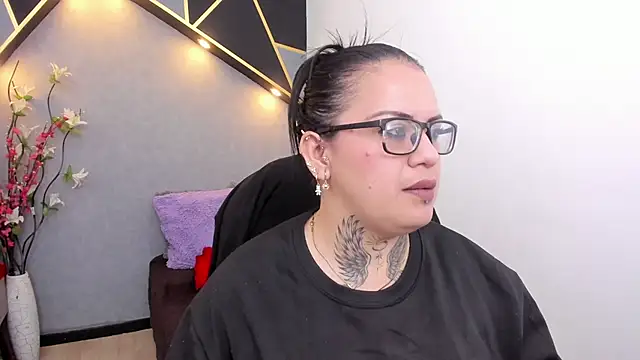 Snapshot of brigittemiller chatting on 04/29/26, 02:05 brigittemiller online show from 04/29/26, 02:05