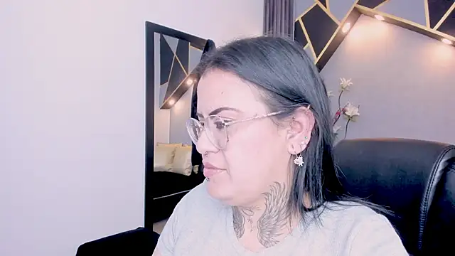 Snapshot of brigittemiller chatting on 06/15/26, 02:23 brigittemiller online show from 06/15/26, 02:23