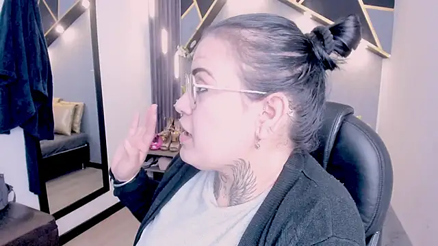 Snapshot of brigittemiller chatting on 06/19/26, 01:55 brigittemiller online show from 06/19/26, 01:55