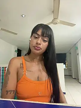 ZairaSofia1 online show from 12/22/24, 02:49
