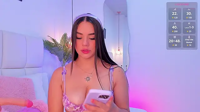 zoe rivers online show from 11/08/25, 12:14