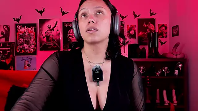 lilith-deveraux online show from 04/15/26, 02:06