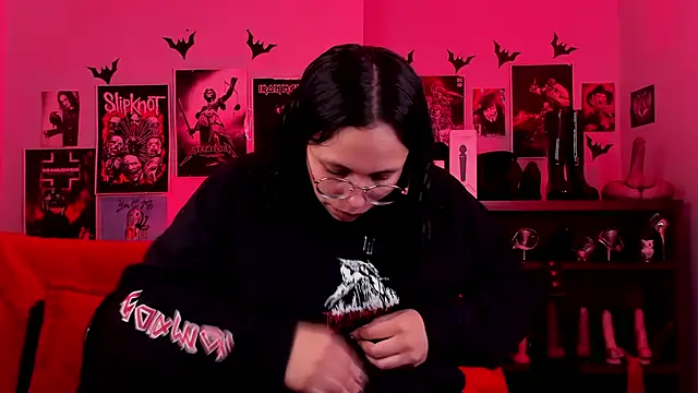 lilith-deveraux online show from 04/13/26, 03:43