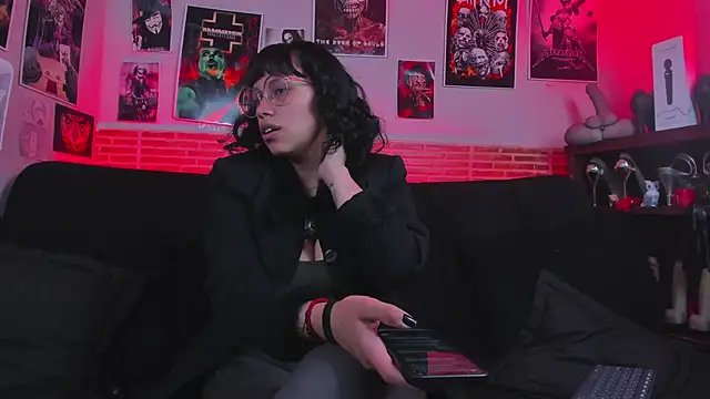 lilith-deveraux online show from 10/04/25, 02:51