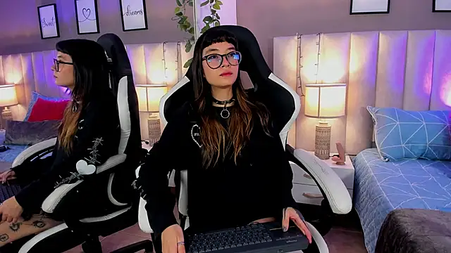 dayanne07 online show from 11/18/25, 10:13