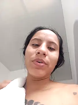 Karii-R online show from 11/21/25, 01:10