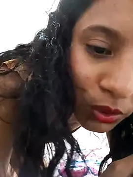 Snapshot of Karii-R chatting on 03/10/25, 09:18 Karii-R online show from 03/10/25, 09:18