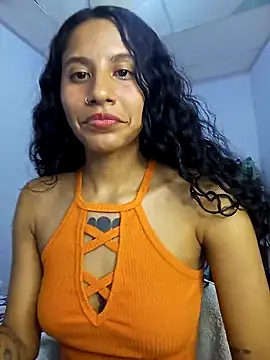 Snapshot of Karii-R chatting on 02/20/25, 04:18 Karii-R online show from 02/20/25, 04:18