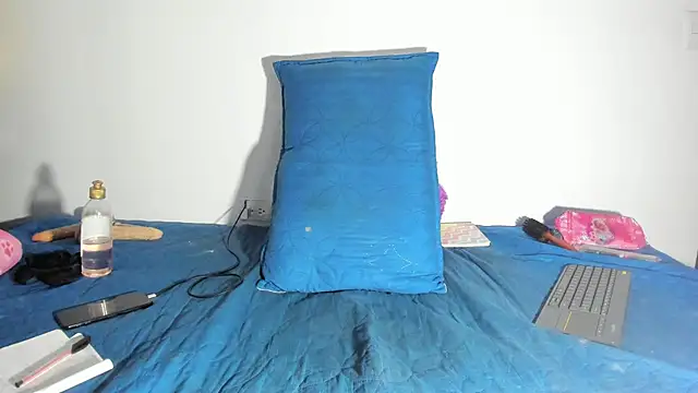 Arantza Hill online show from 10/29/25, 11:03