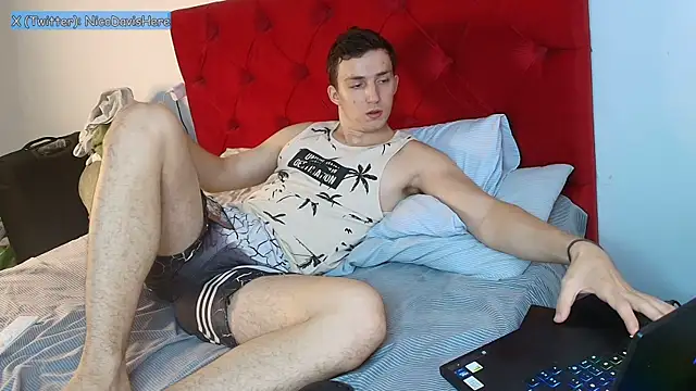 Snapshot of NicoDavisHere chatting on 05/18/26, 01:06 NicoDavisHere online show from 05/18/26, 01:06