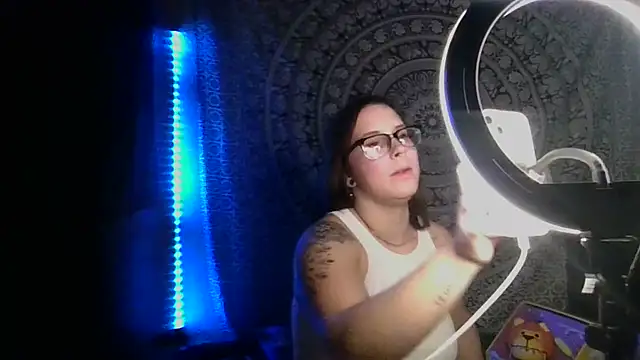 Snapshot of trippykittyyy chatting on 12/05/24, 03:31 trippykittyyy online show from 12/05/24, 03:31