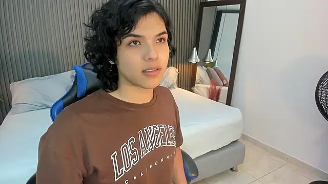 Axel brunette1 online show from 04/06/26, 02:51