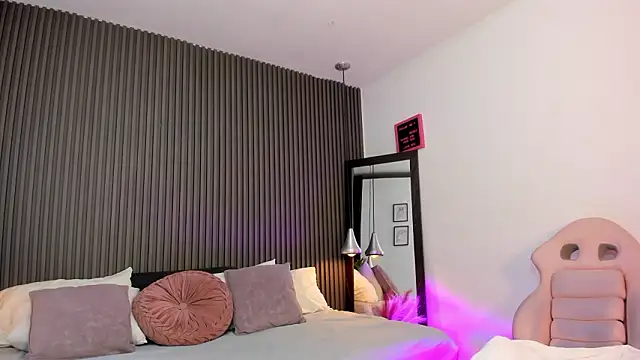 Axel brunette1 online show from 02/03/26, 08:03