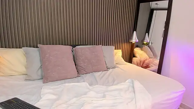 Axel brunette1 online show from 12/03/25, 07:52