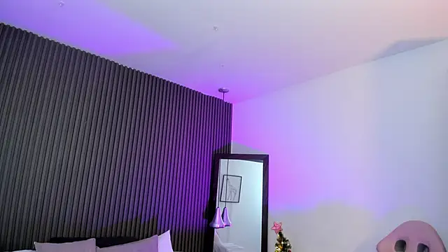 Axel brunette1 online show from 12/18/25, 07:46