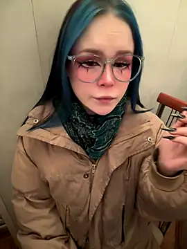 MaddisonHaas online show from 12/17/25, 03:00