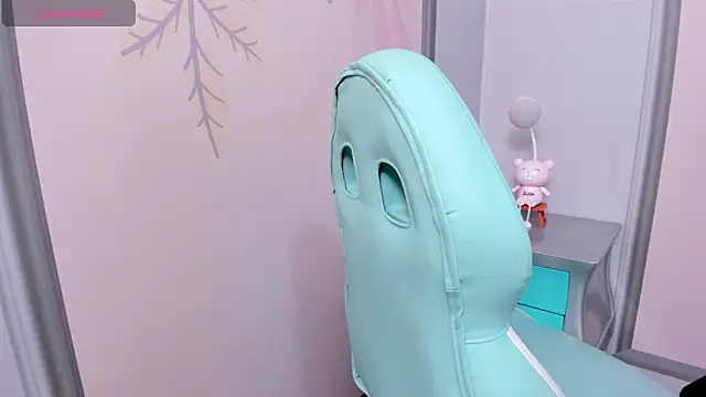Snapshot of Sweetgirl4u_ chatting on 02/12/25, 10:24 Sweetgirl4u online show from 02/12/25, 10:24