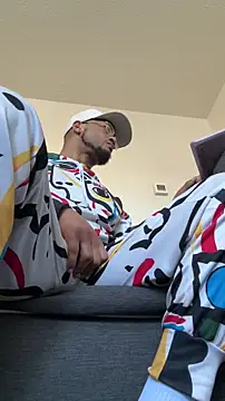 KySir1990 online show from 12/15/25, 06:36