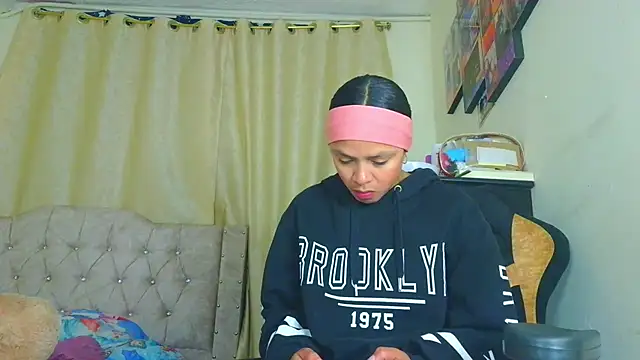 Samary thomas online show from 04/11/26, 02:30