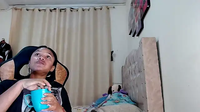 Snapshot of Samary_thomas chatting on 02/15/25, 01:21 Samary thomas online show from 02/15/25, 01:21