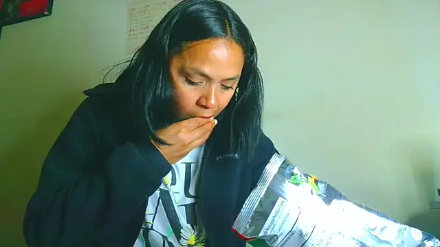 Samary thomas online show from 06/06/26, 02:28