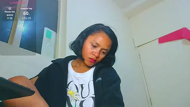 Snapshot of Samary_thomas chatting on 02/14/26, 01:17 Samary thomas online show from 02/14/26, 01:17