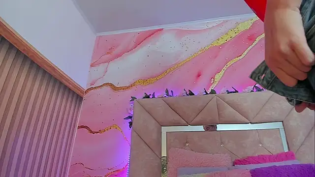 Taylor  cooper online show from 09/24/25, 06:25