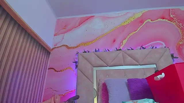 Taylor  cooper online show from 10/29/25, 06:40