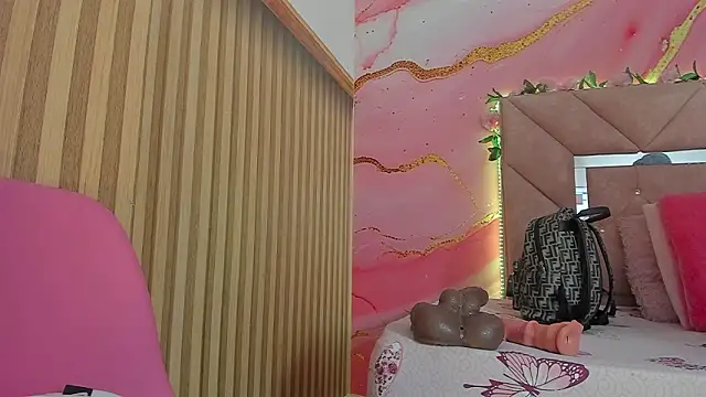 Taylor  cooper online show from 02/13/26, 06:30