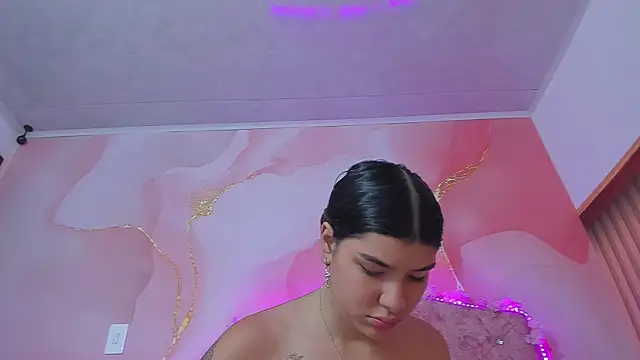 Taylor  cooper online show from 09/22/25, 06:58