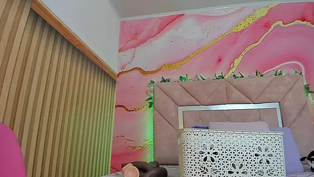 Taylor  cooper online show from 04/15/26, 06:34