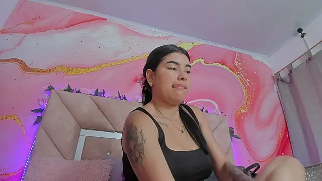 Taylor  cooper online show from 11/24/25, 06:30