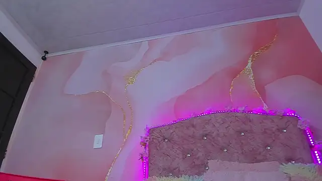 Taylor  cooper online show from 09/18/25, 06:33