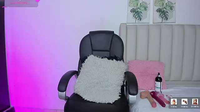 Snapshot of Marian_Boobs chatting on 02/20/26, 07:38 Marian Boobs online show from 02/20/26, 07:38