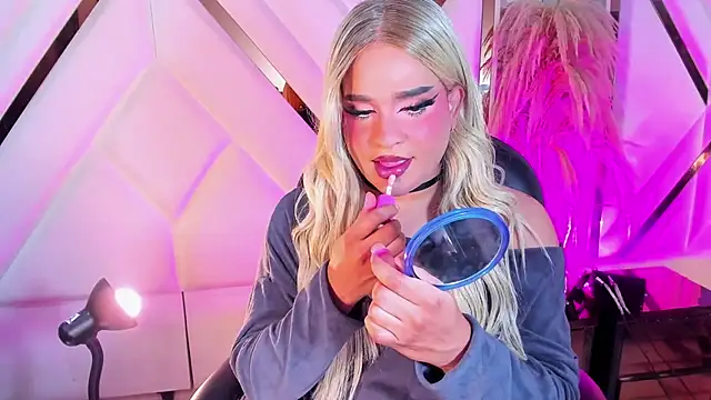 Snapshot of Elody_Preysler69 chatting on 02/25/26, 04:01 Elody Preysler69 online show from 02/25/26, 04:01