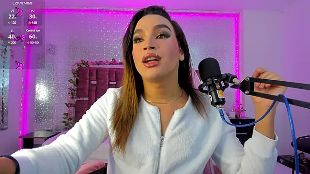 Snapshot of KylieVictoria chatting on 03/19/25, 04:36 KylieVictoria online show from 03/19/25, 04:36