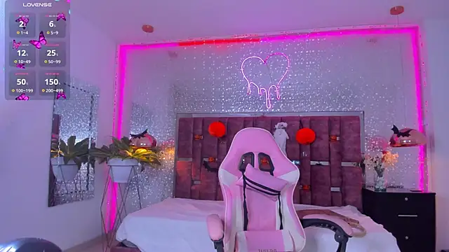 KylieVictoria online show from 10/23/25, 04:55