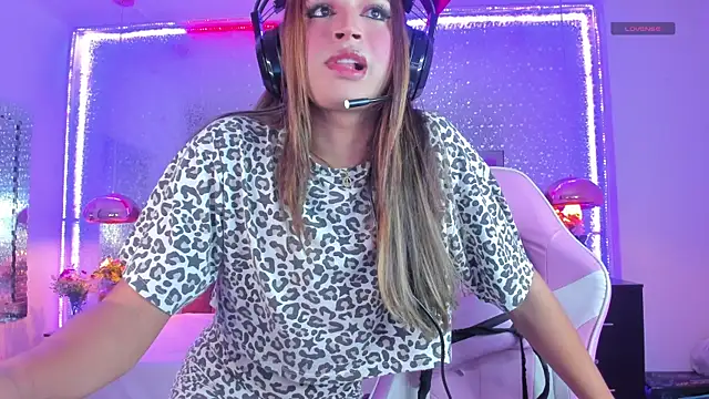 KylieVictoria online show from 12/03/25, 04:13