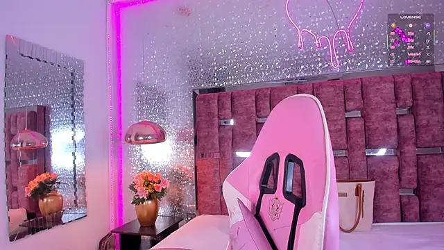 KylieVictoria online show from 11/05/25, 04:59