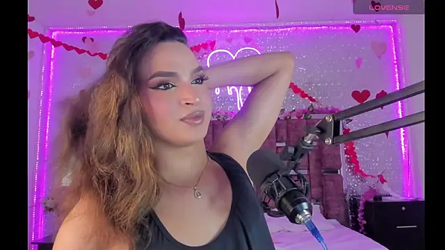 Snapshot of KylieVictoria chatting on 02/15/25, 04:14 KylieVictoria online show from 02/15/25, 04:14