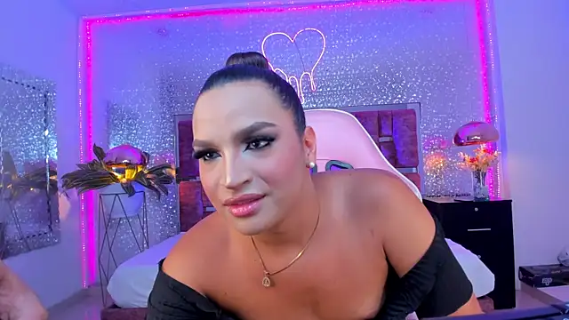 Snapshot of KylieVictoria chatting on 10/10/25, 04:57 KylieVictoria online show from 10/10/25, 04:57