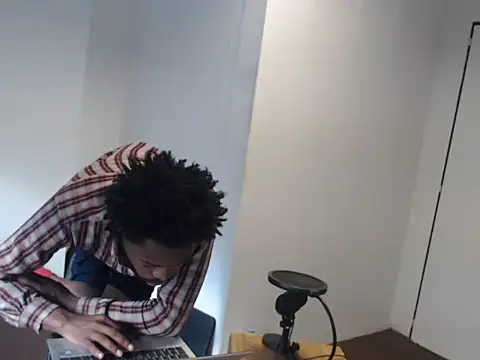 Snapshot of Mastertopdome chatting on 11/27/25, 10:48 Mastertopdome online show from 11/27/25, 10:48