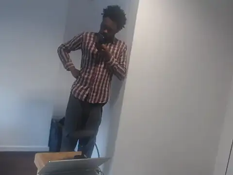 Snapshot of Mastertopdome chatting on 10/08/25, 12:50 Mastertopdome online show from 10/08/25, 12:50