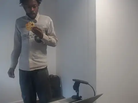 Snapshot of Mastertopdome chatting on 11/07/25, 10:31 Mastertopdome online show from 11/07/25, 10:31